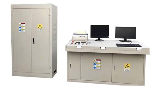 What types of construction projects are particularly suitable for mobile asphlt