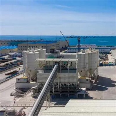 How much water can a concrete mixing plant use per year?