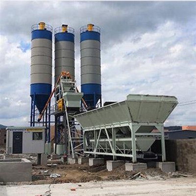 What are the advantages of environmentally friendly mixing plants?