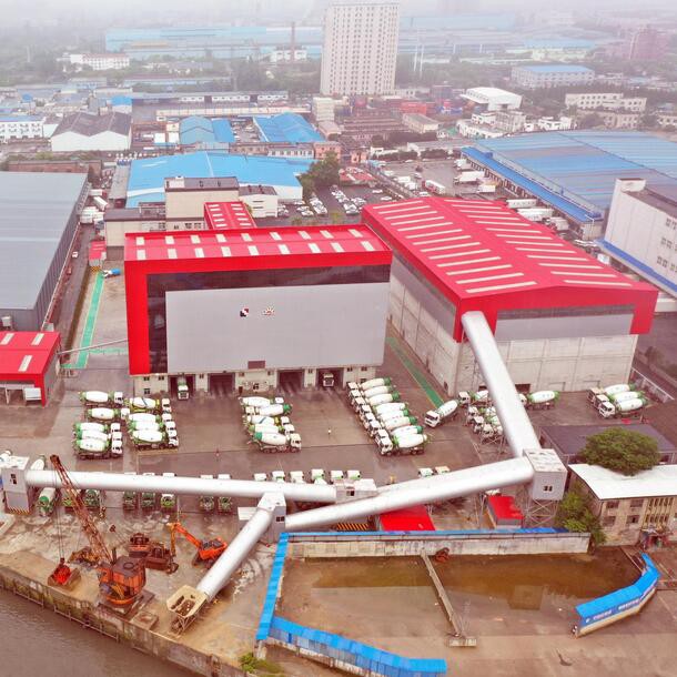 Conveyor system of concrete mixing plant